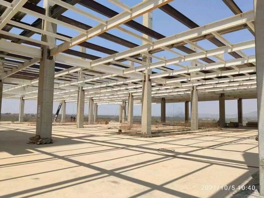 Büyük Aralıklı Soğuk Zincir Lojistik Parkı Hazırlatılmış Prefabrik Çelik Yapı Depolama İstasyonu Meyve İlacı için Depo